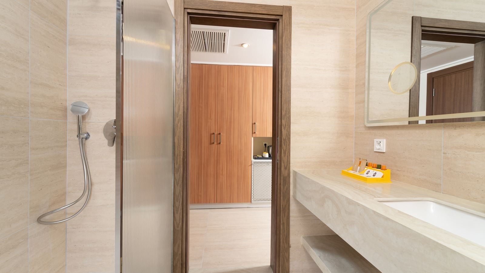 rooms-family-room