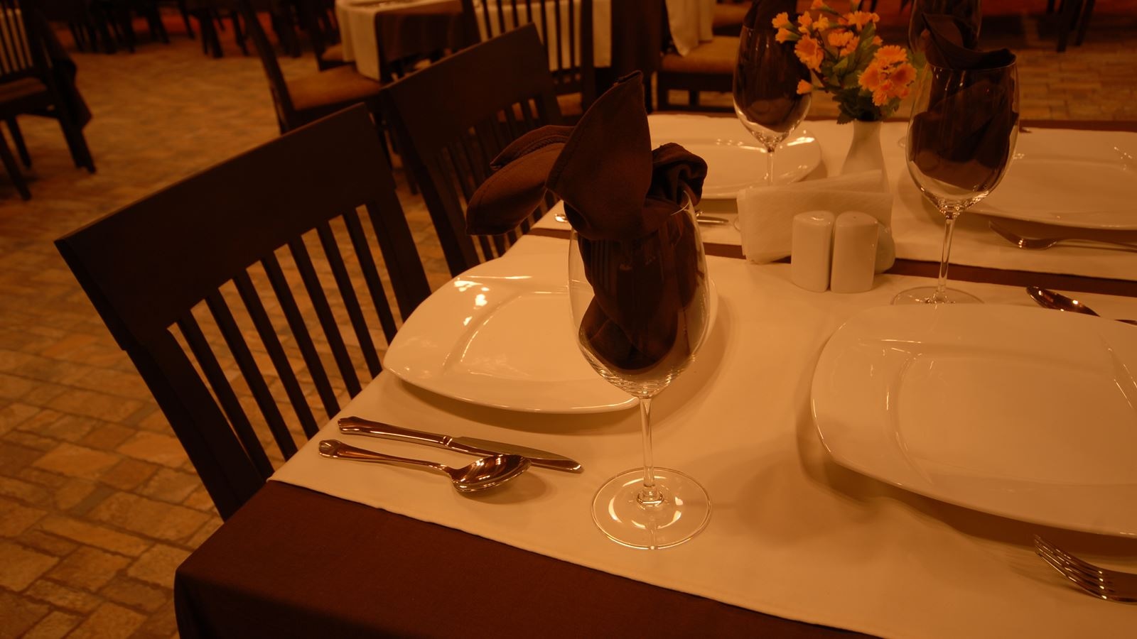 restaurants-restaurant