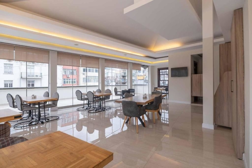 restaurants-main-restaurant