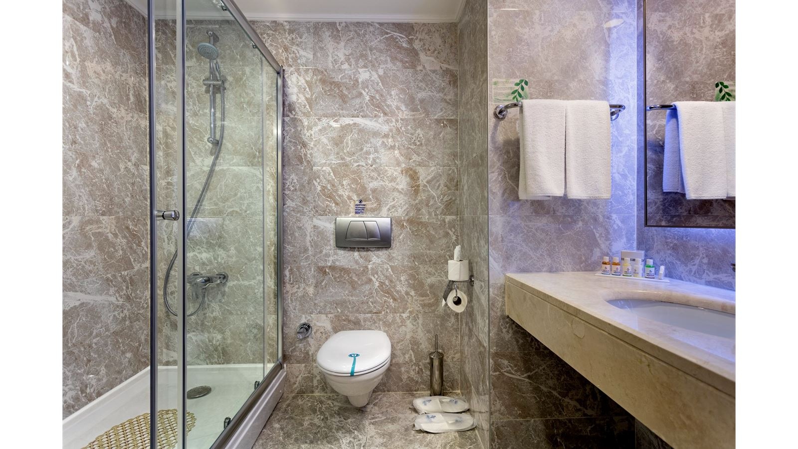 rooms-standard-room-land-view