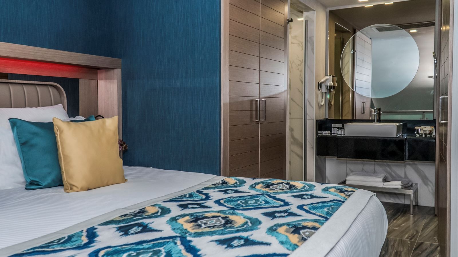 rooms-duplex-family-room