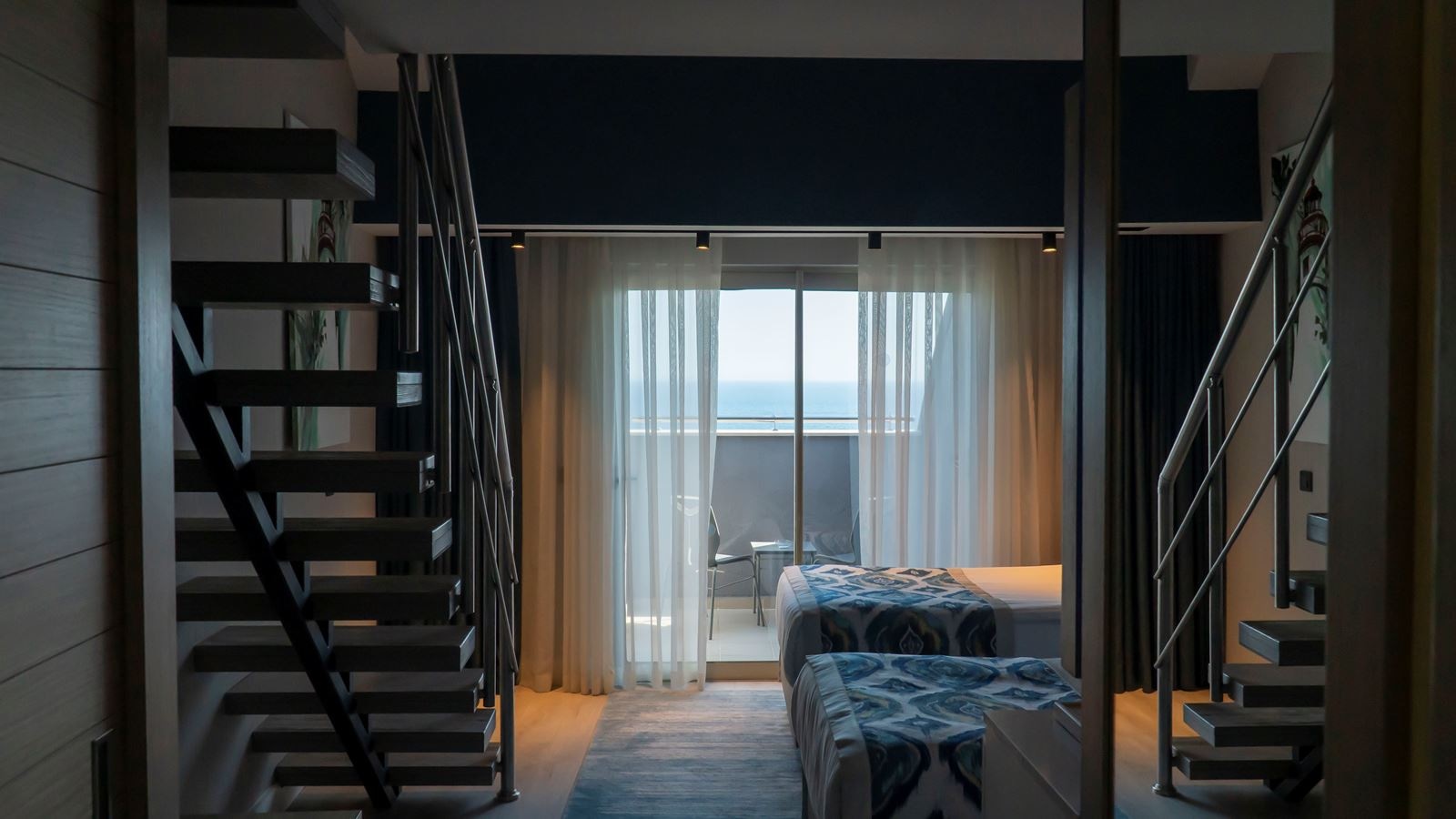 rooms-duplex-family-room