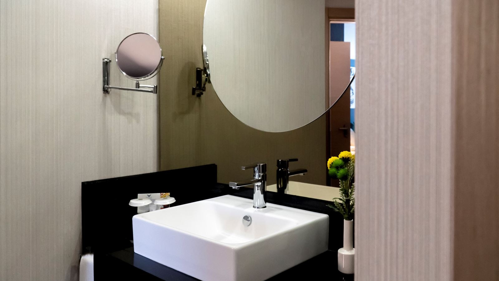 rooms-duplex-family-room