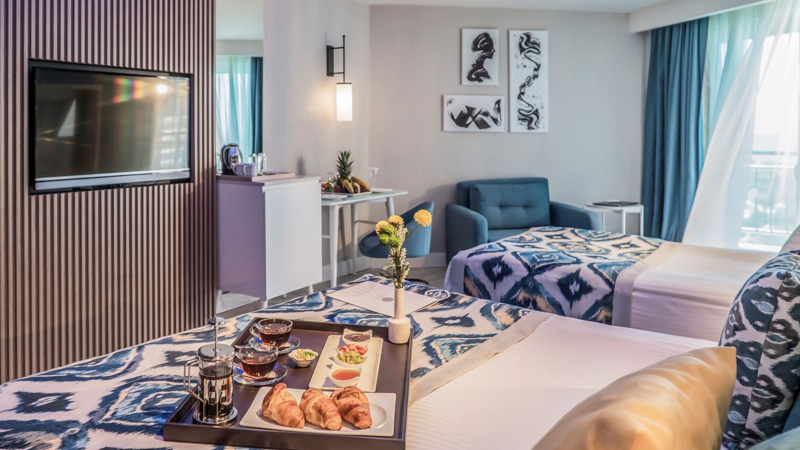 rooms-superior-standard-room-sea-view-with-balcony