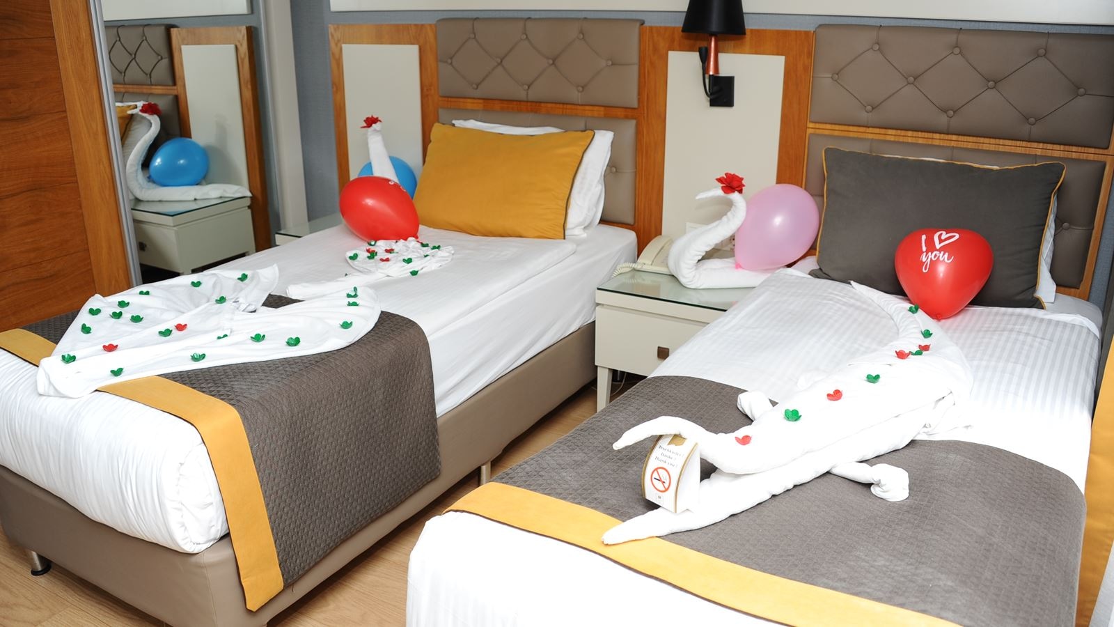 rooms-standard-land-view-room