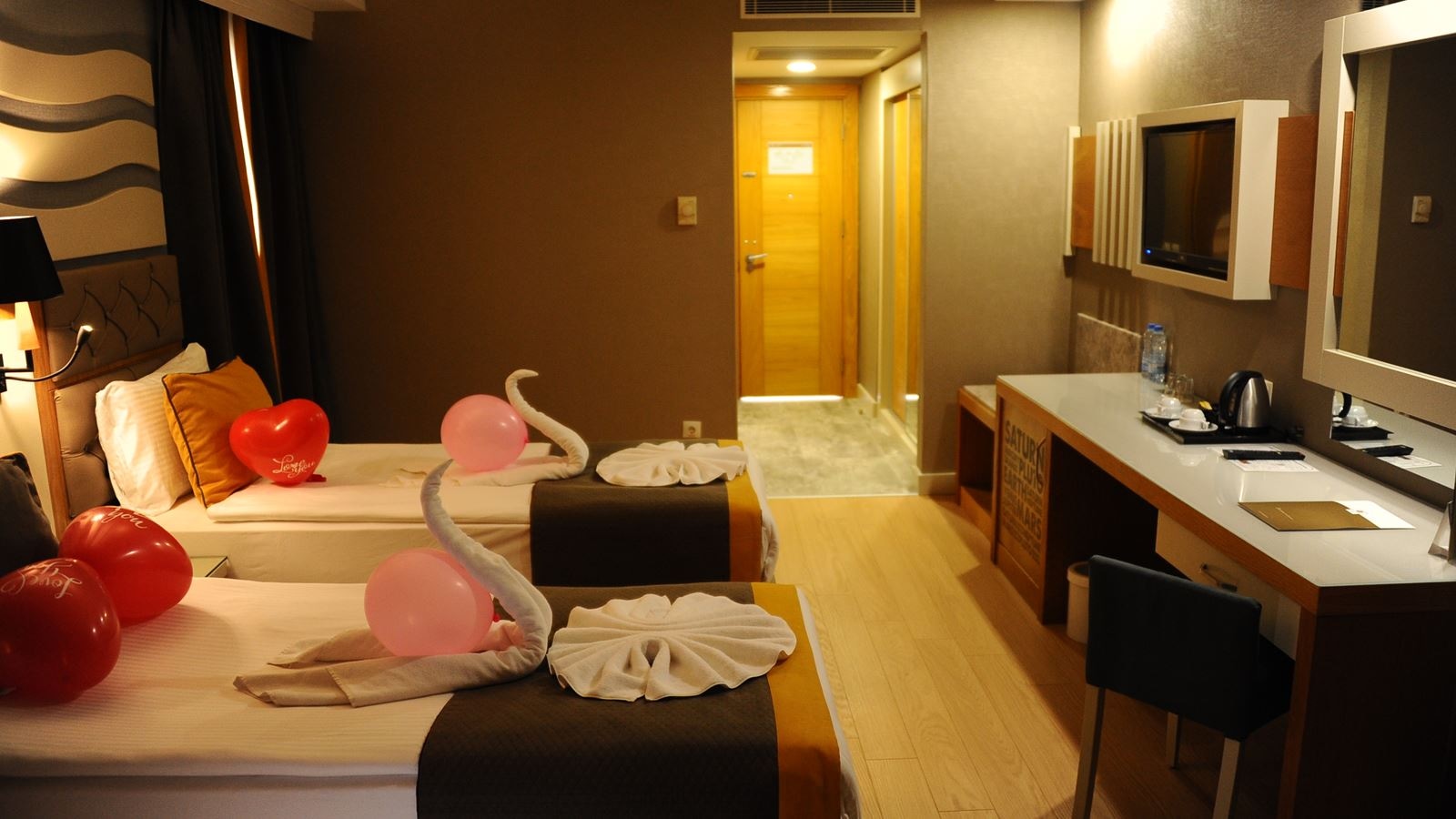 rooms-standard-terrace-jacuzzi-room