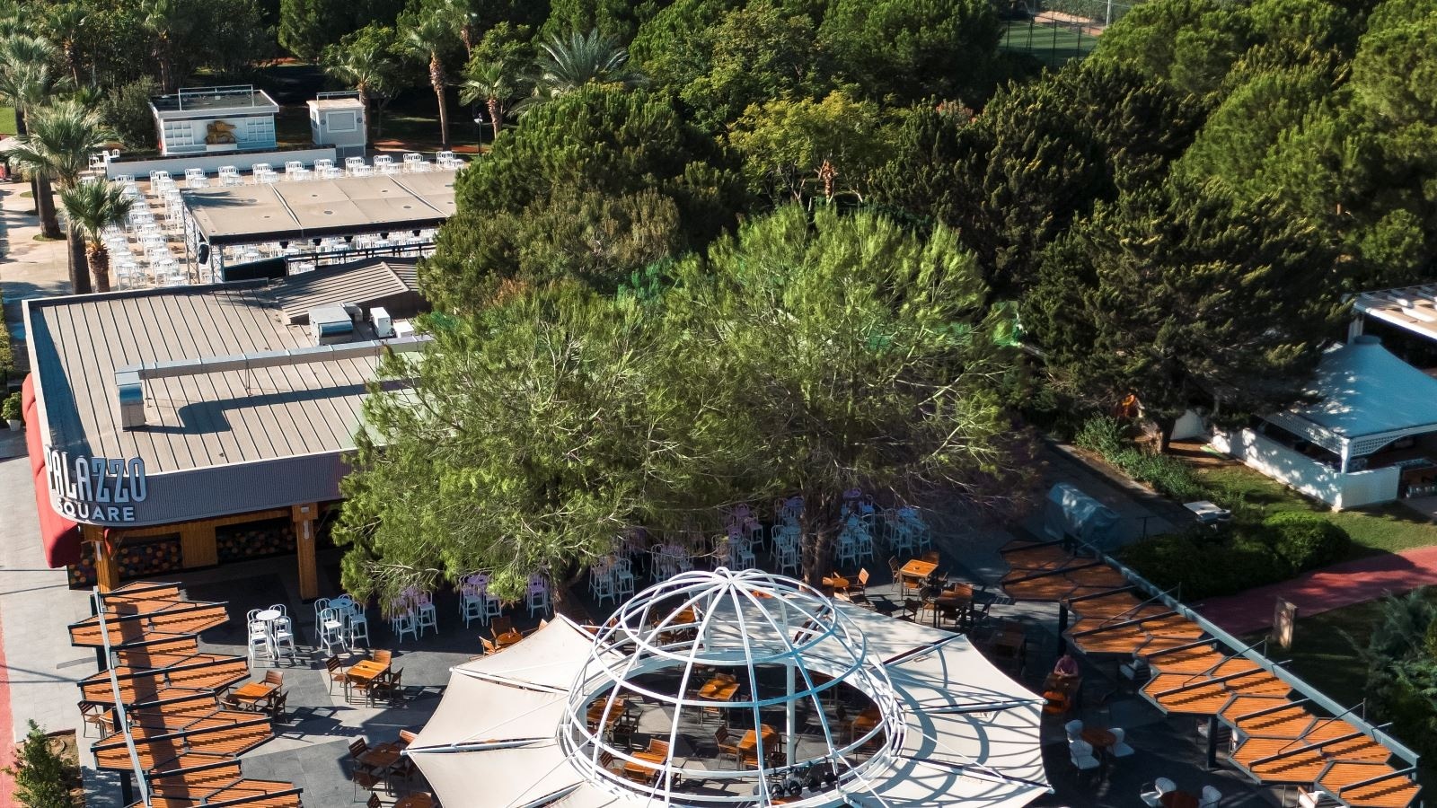 restaurants-main-building