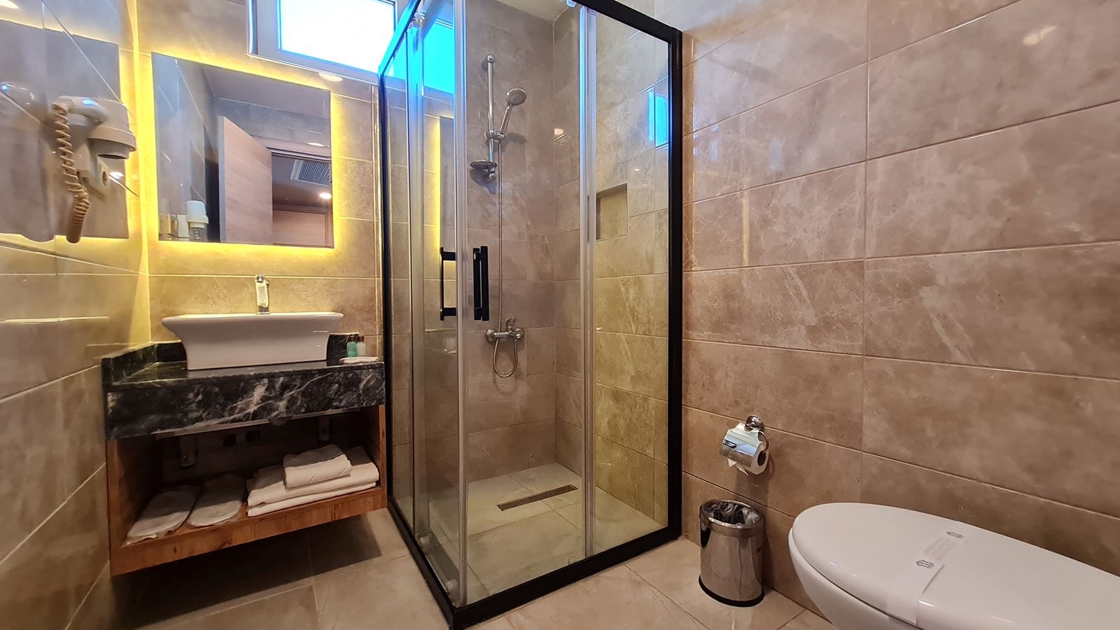 rooms-family-room-standard