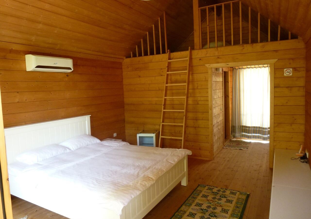 rooms-bungalow-room-2-bedrooms