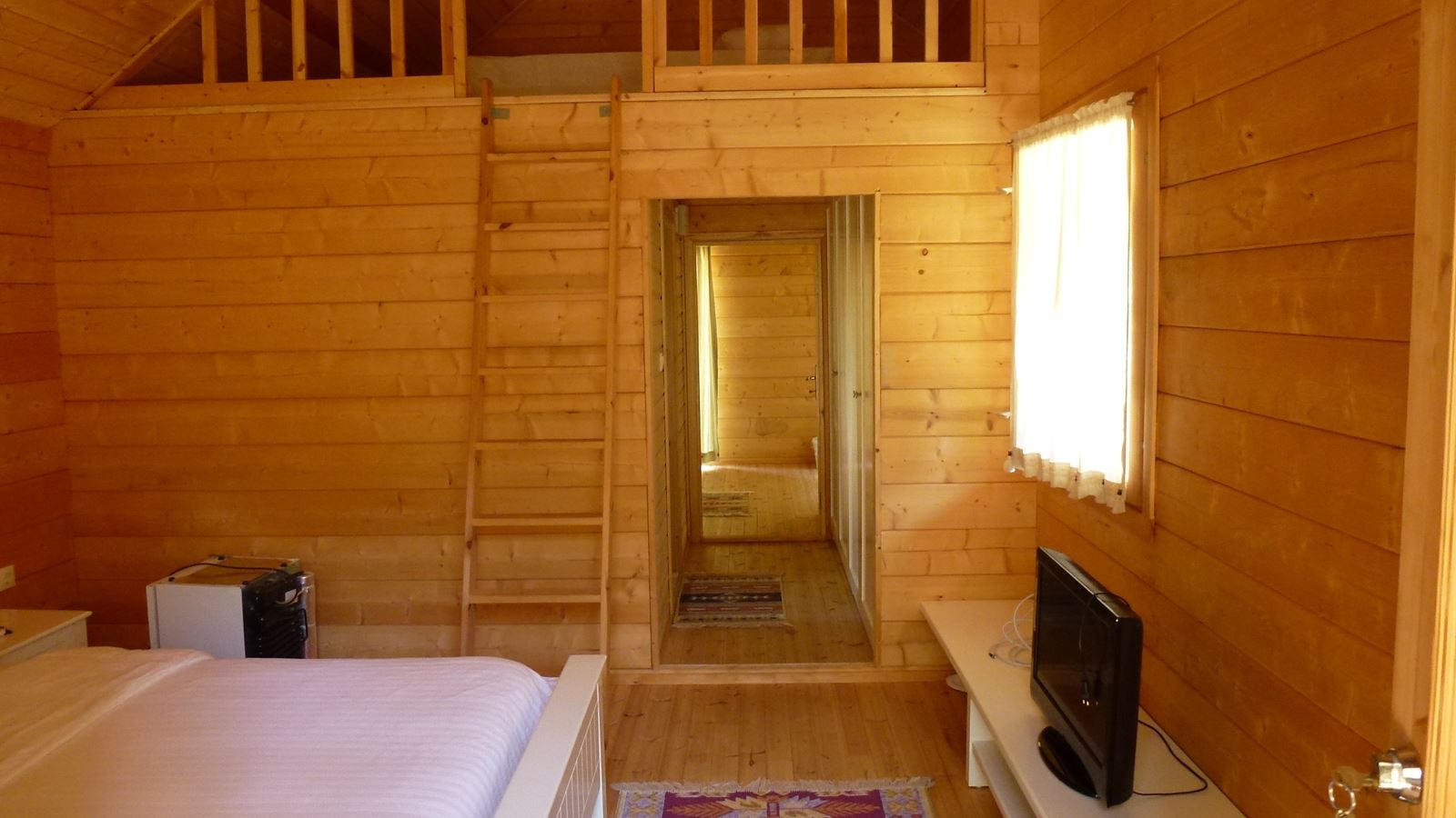 rooms-bungalow-room-2-bedrooms