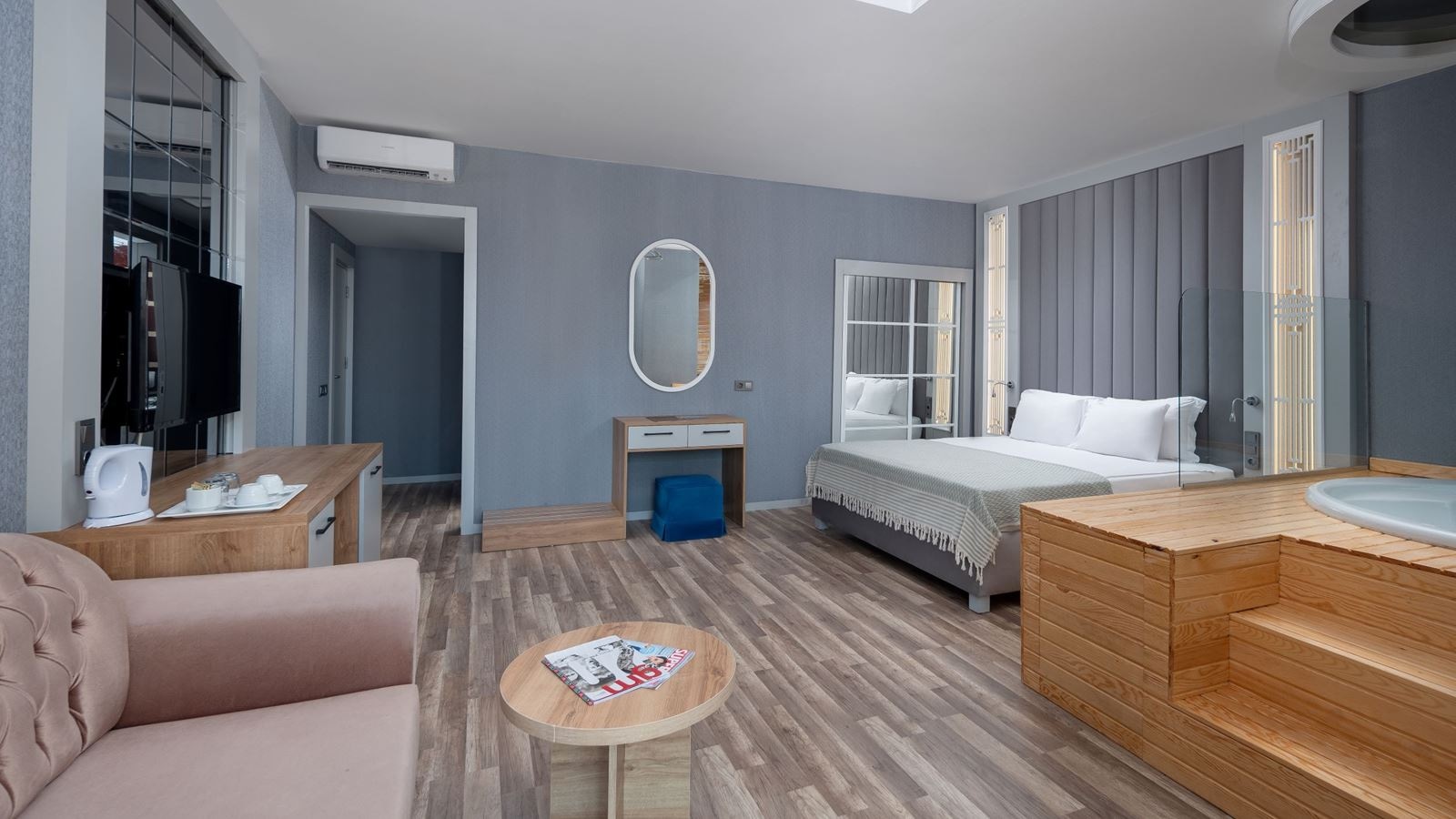 rooms-junior-suite-land-view--jacuzzi