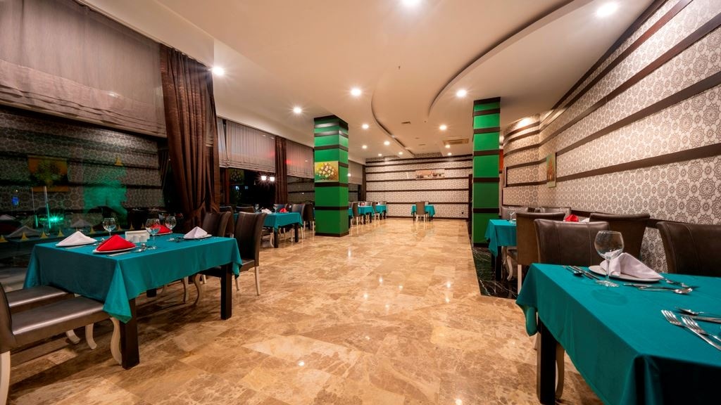 restaurants-la-luna-restaurant