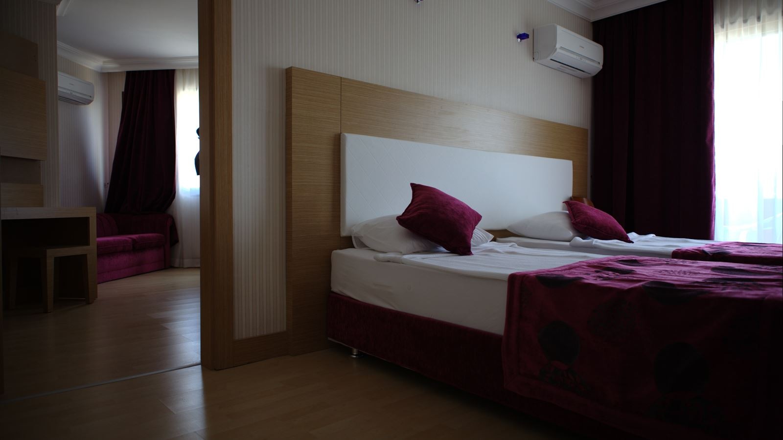 rooms-family-connection-room-land-view