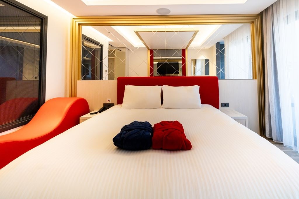 rooms-standard-partial-sea-view-room