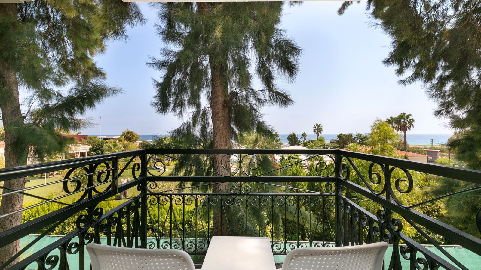 rooms-garden-deluxe-room-sea-view