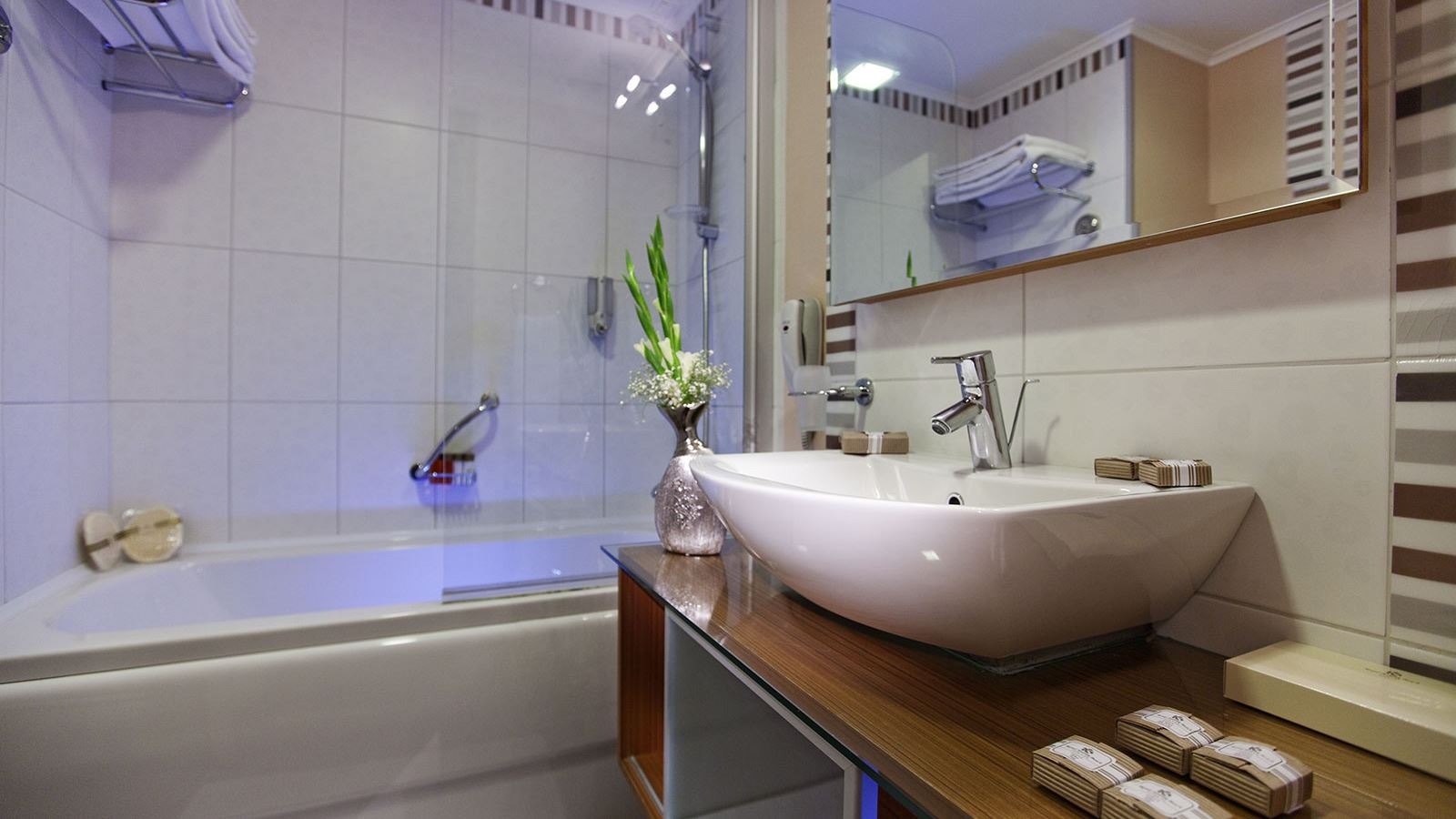 rooms-standard-room-land-view-balcony-or-terrace