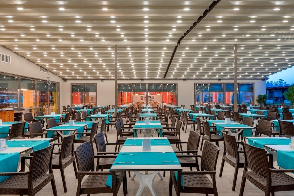 restaurants-pool-snack-restaurant