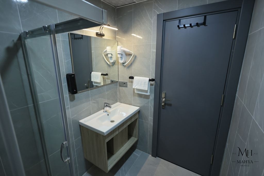 rooms-superior-family-room