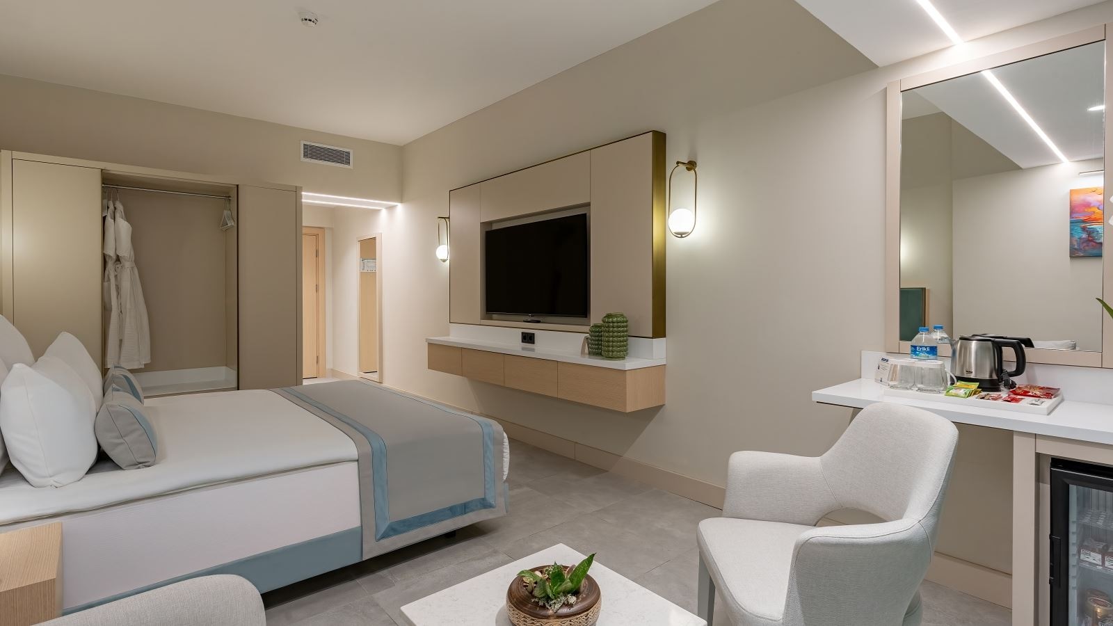 rooms-atrium-room-with-balcony