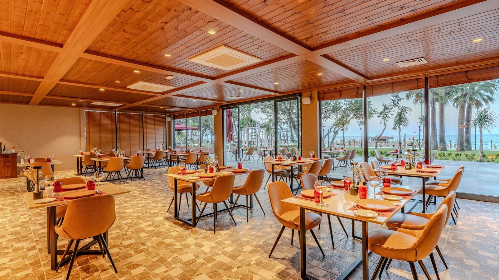 restaurants-alekxanders-steak-house