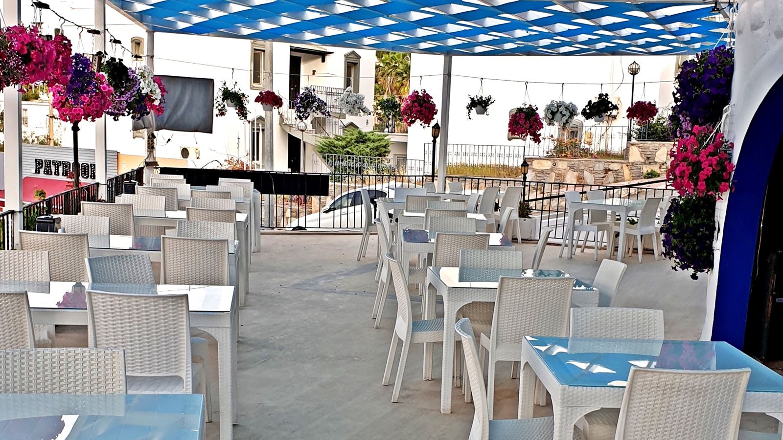 restaurants-restaurant