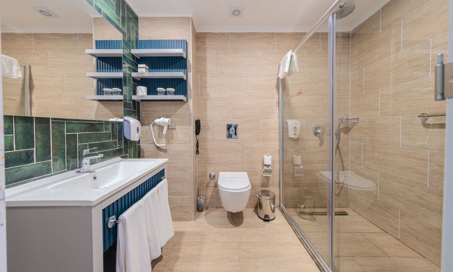 rooms-family-room-ii