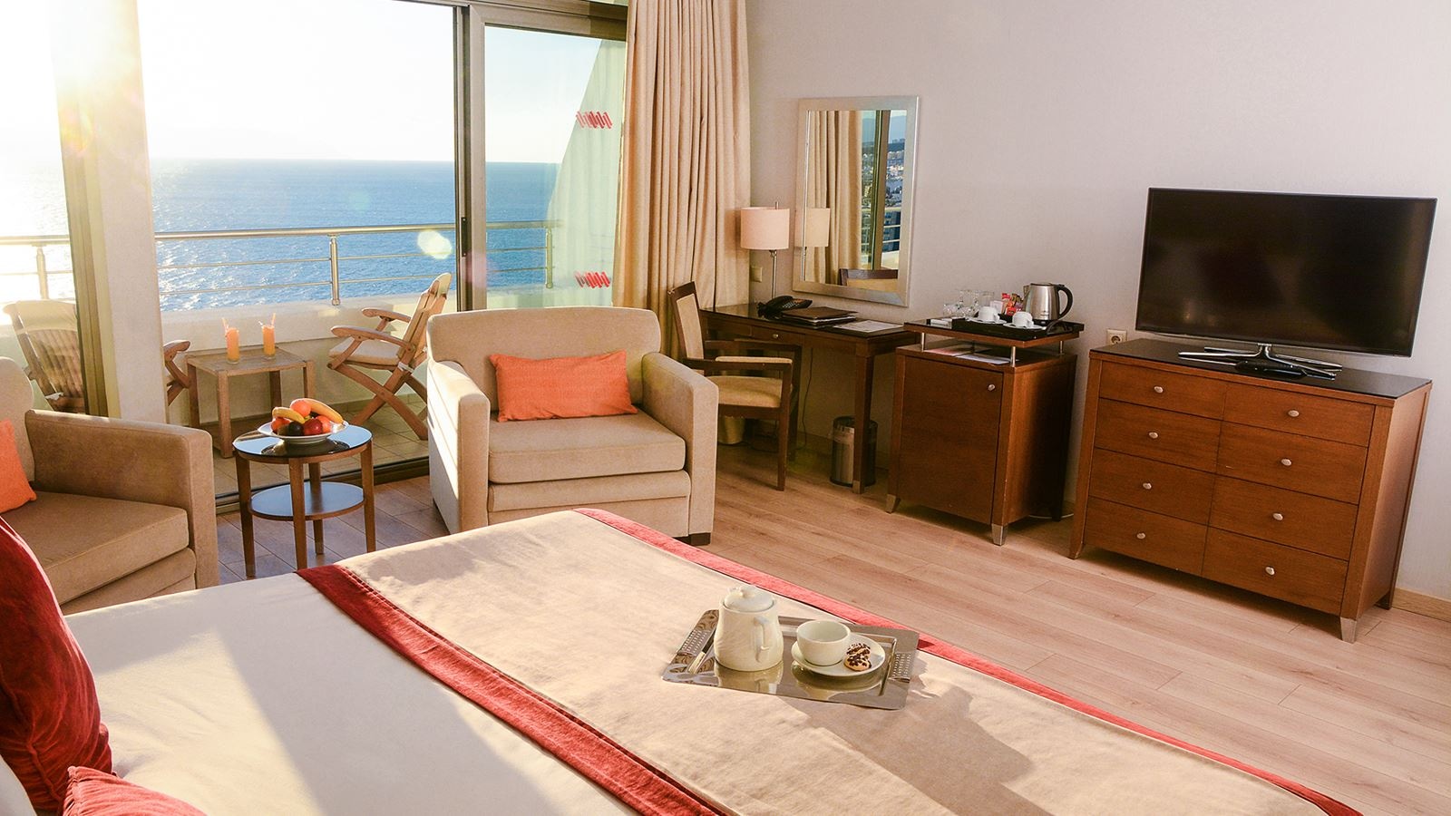 rooms-executive-room-seaview-balcony