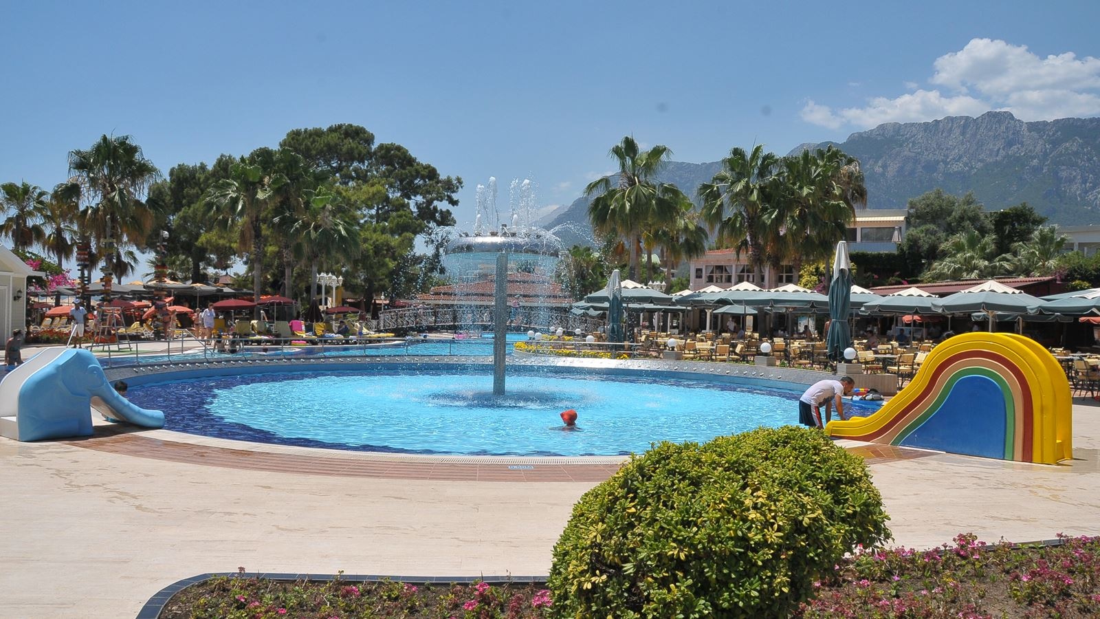 pools-outdoor-childrens-pool