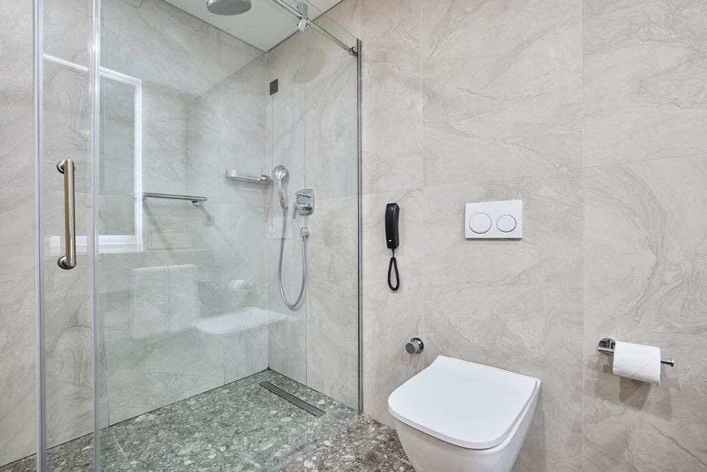 rooms-comfort-lake-house