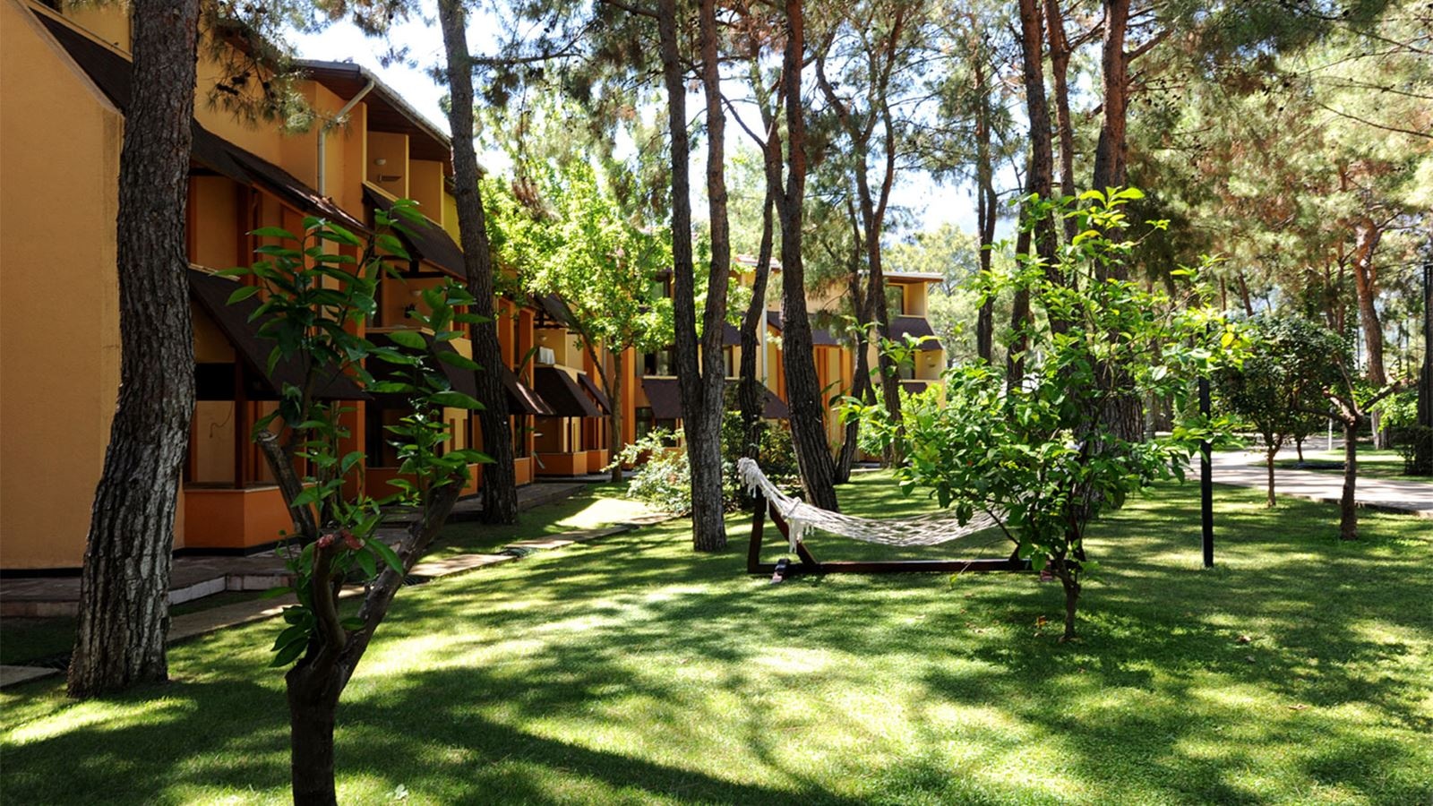 rooms-garden-chalet-room-anex-land-view