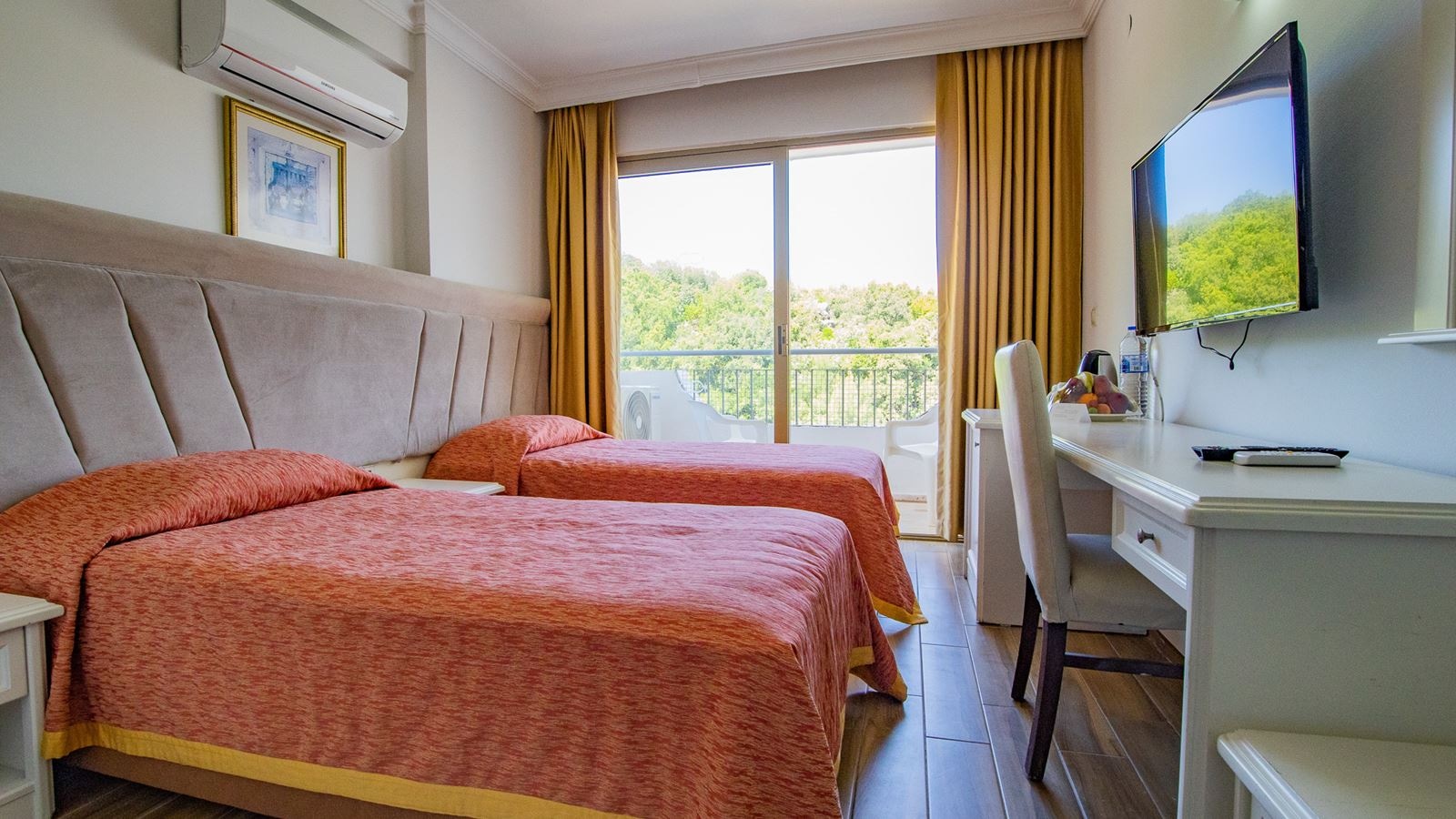 rooms-standard-land-view