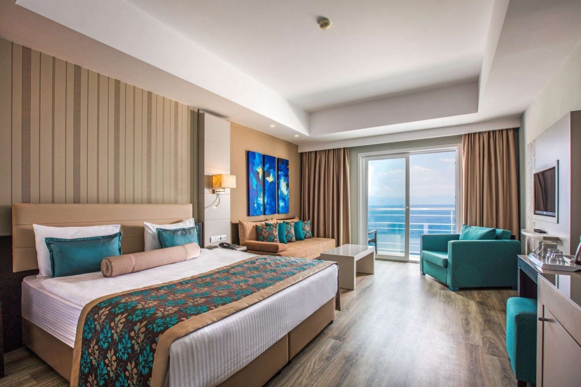 rooms-main-building-deluxe-room-sea-view