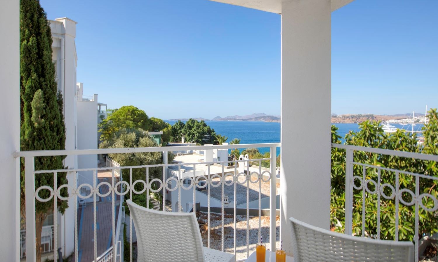 rooms-annex-family-room-2-bedrooms