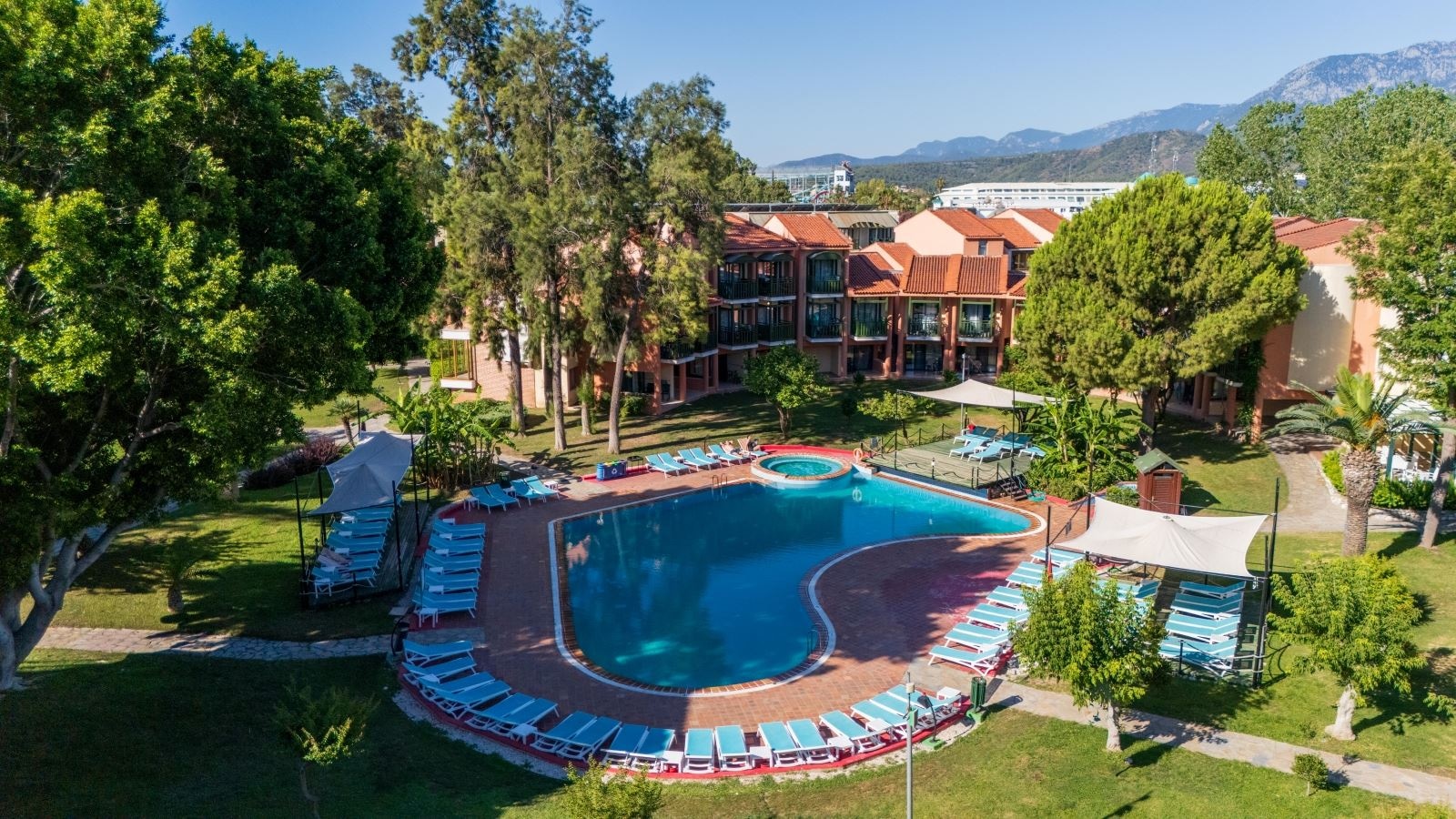 pools-outdoor-pool