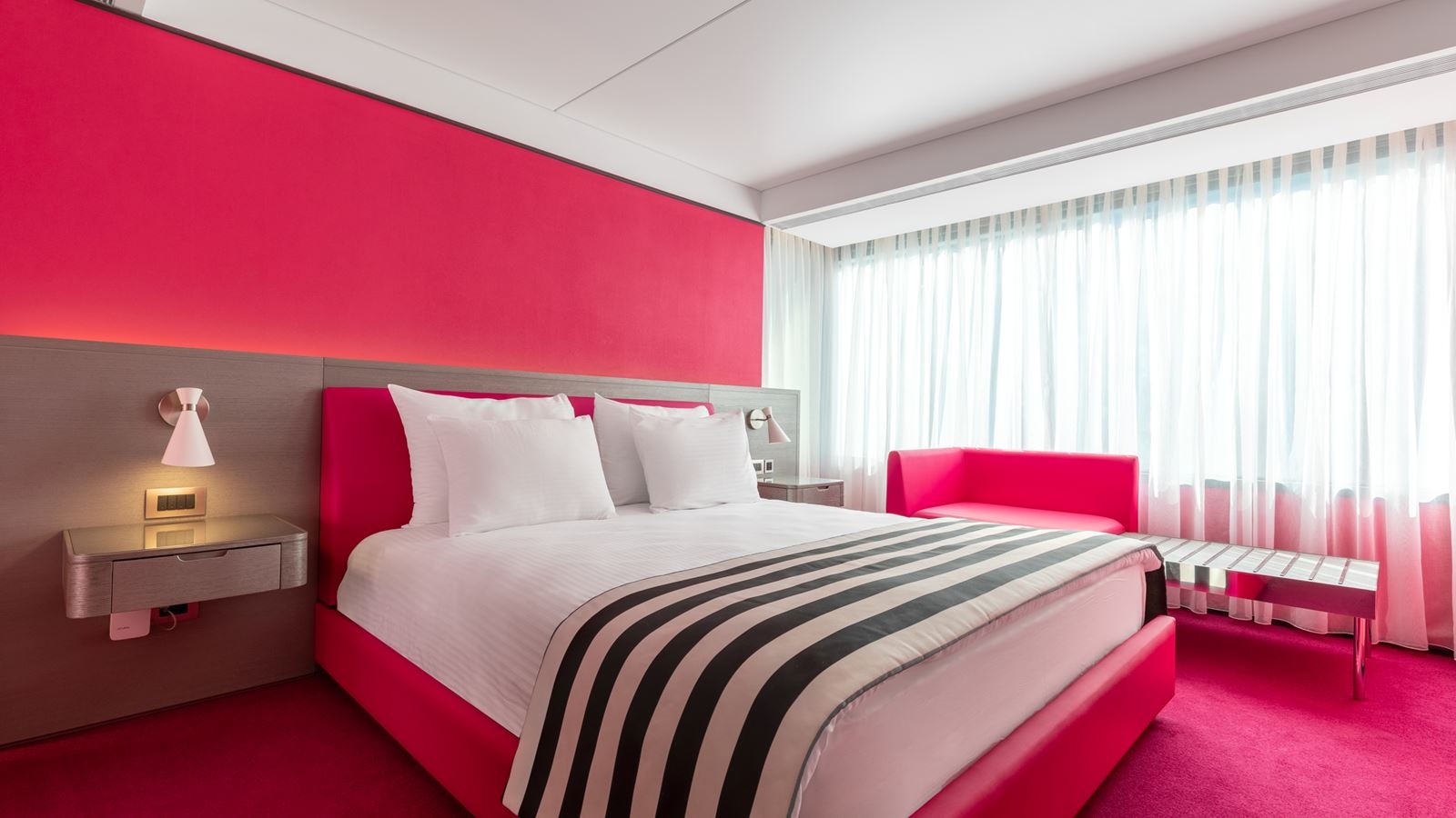 rooms-modern-standard-room