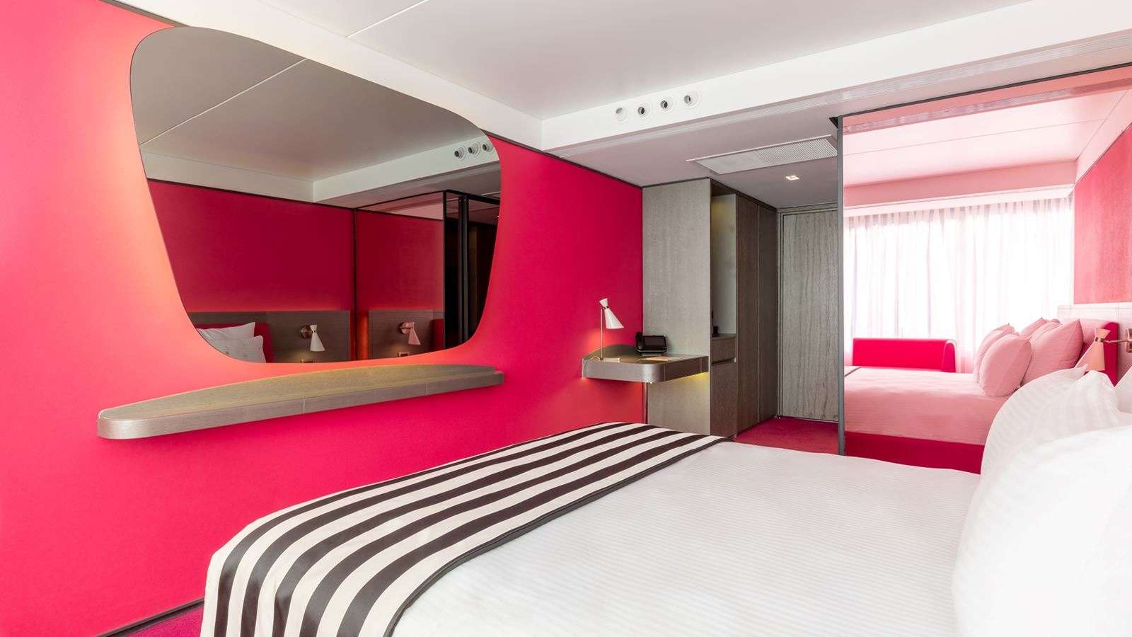 rooms-modern-standard-room