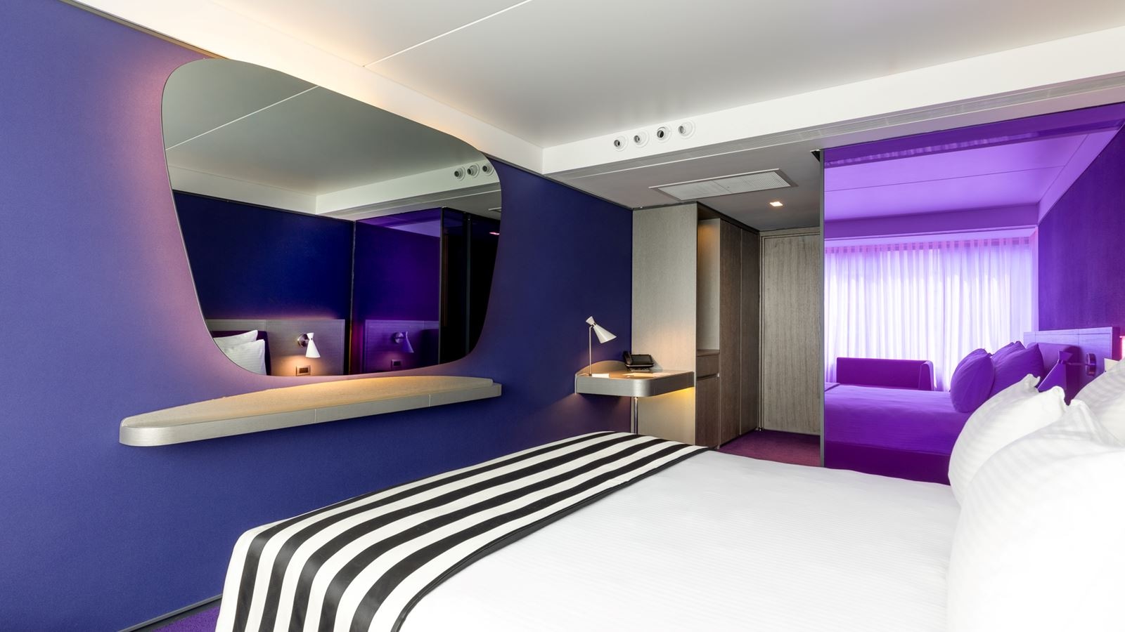 rooms-modern-standard-room