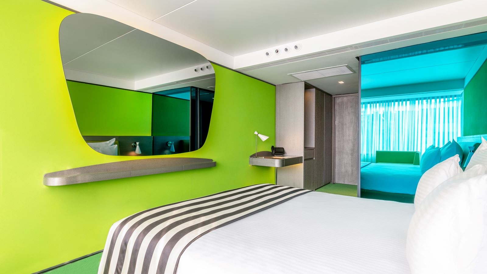 rooms-modern-standard-room