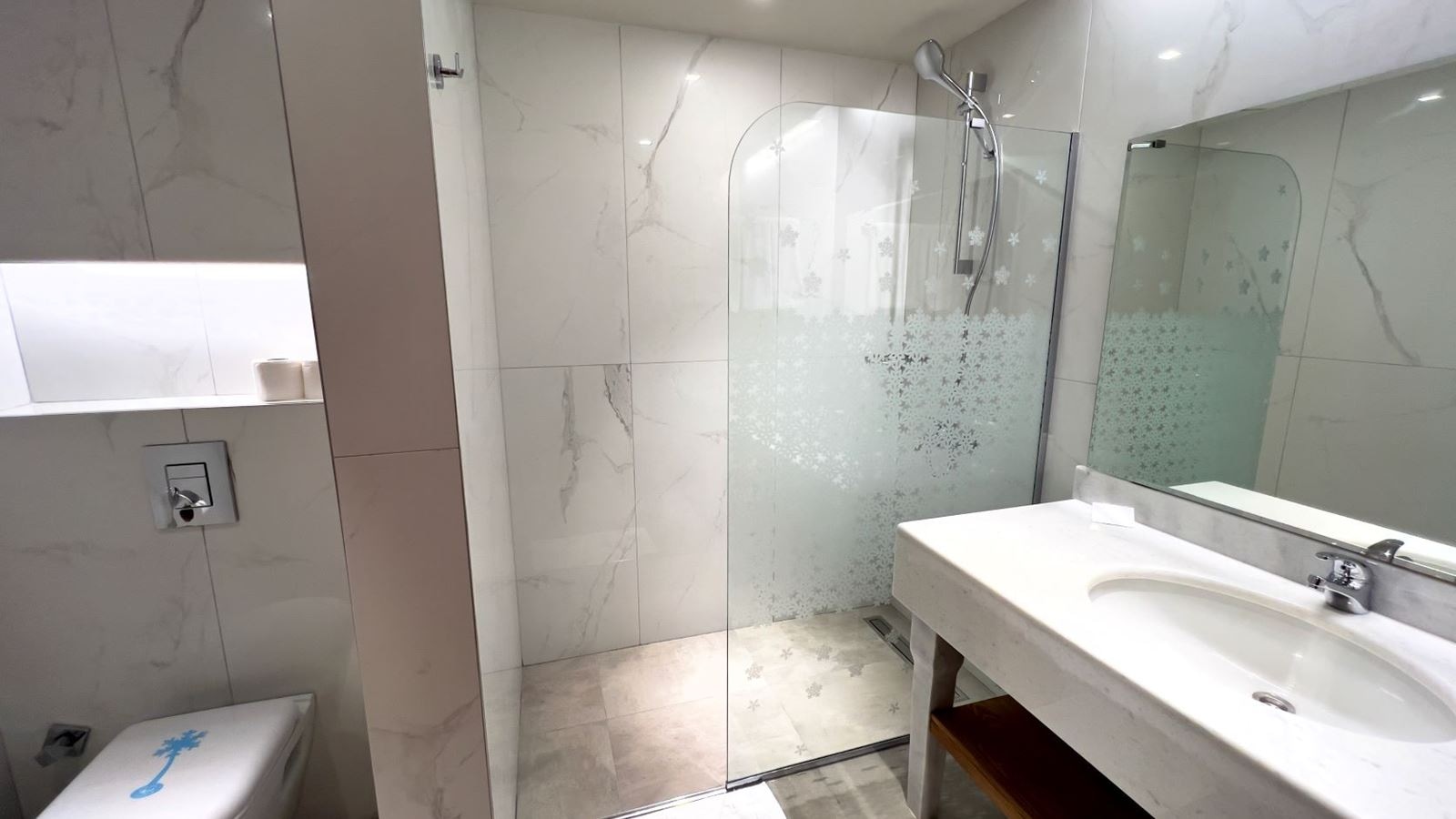 rooms-deluxe-suit-somineli