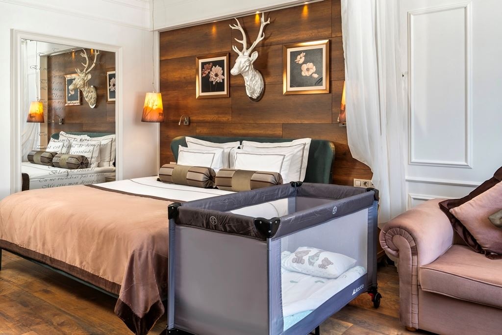 rooms-superior-room