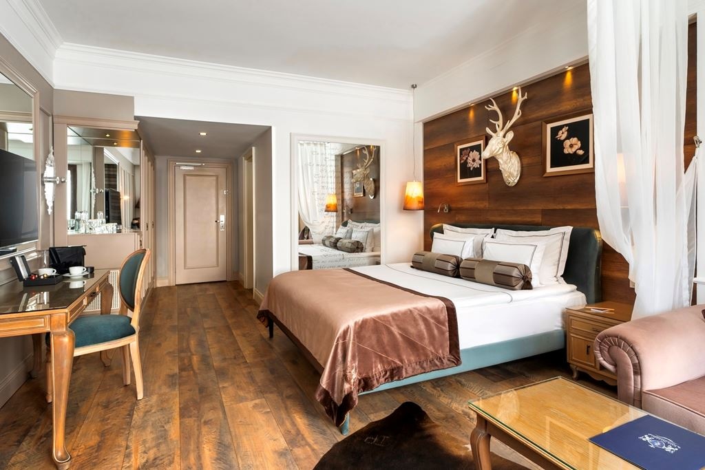 rooms-superior-room