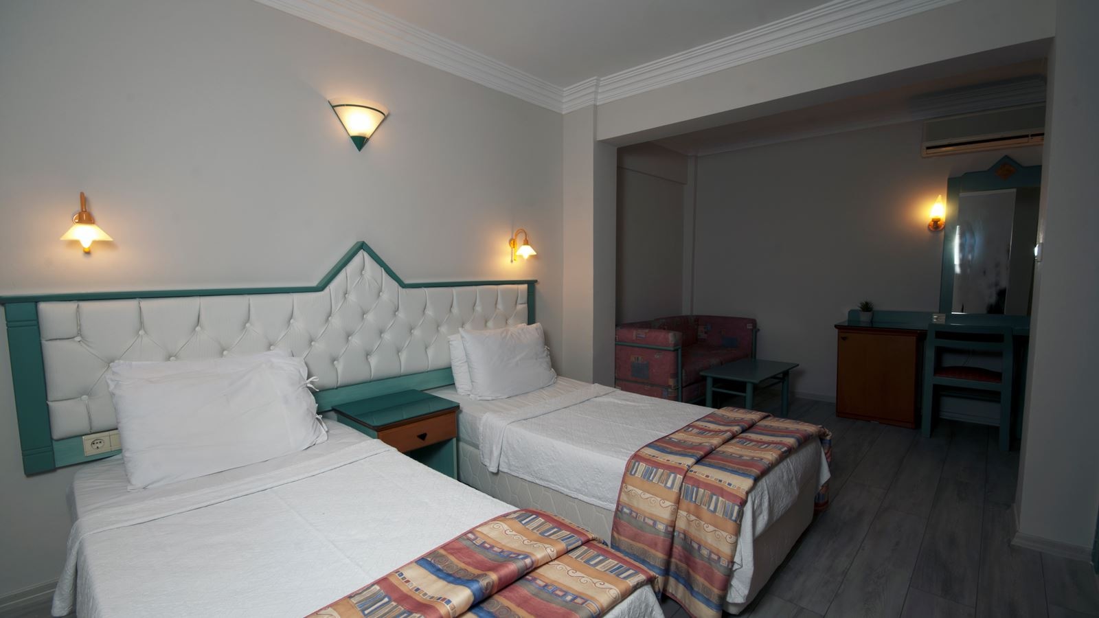 rooms-standard-side-sea-view-room