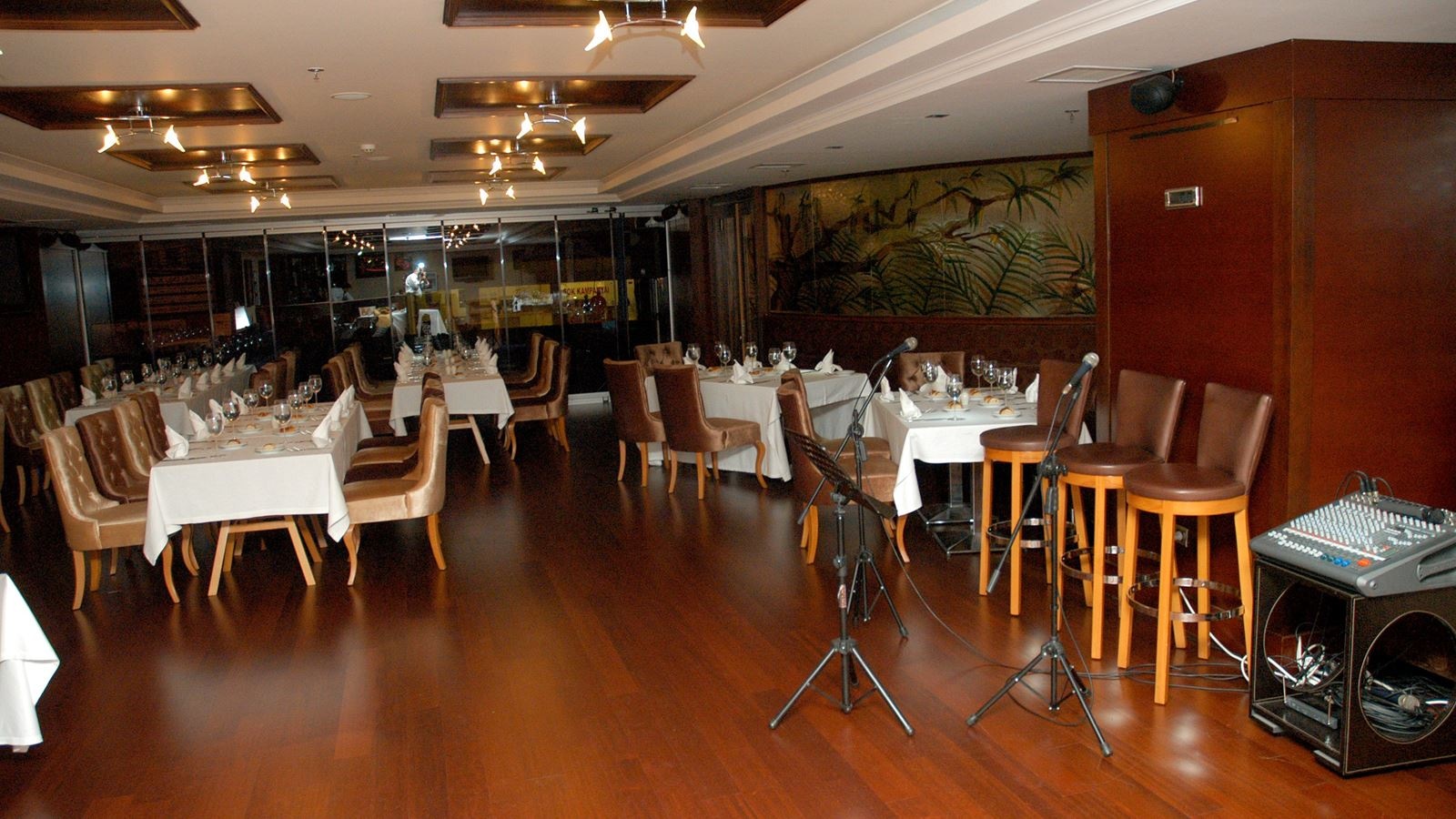 restaurants-restaurants