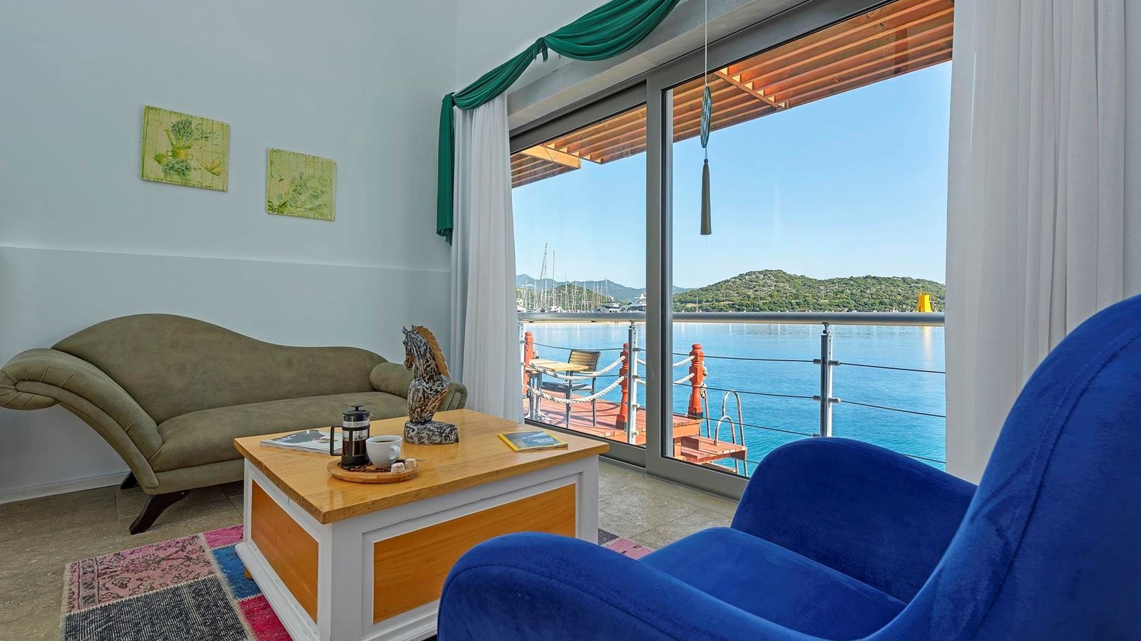 rooms-deluxe-room-sea-view