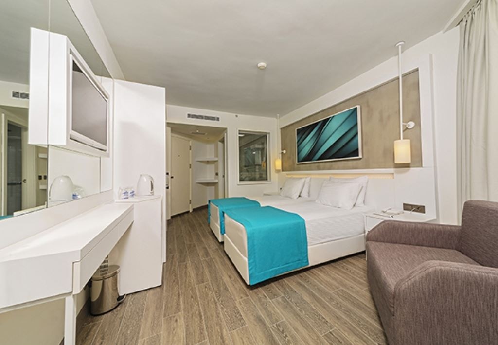 rooms-standard-room-side-sea-view