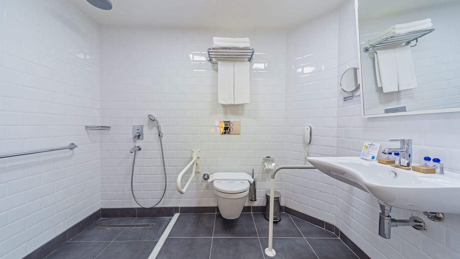 rooms-standard-room-land-view