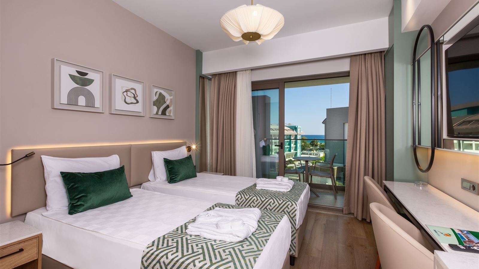 rooms-standard-room-with-balcony