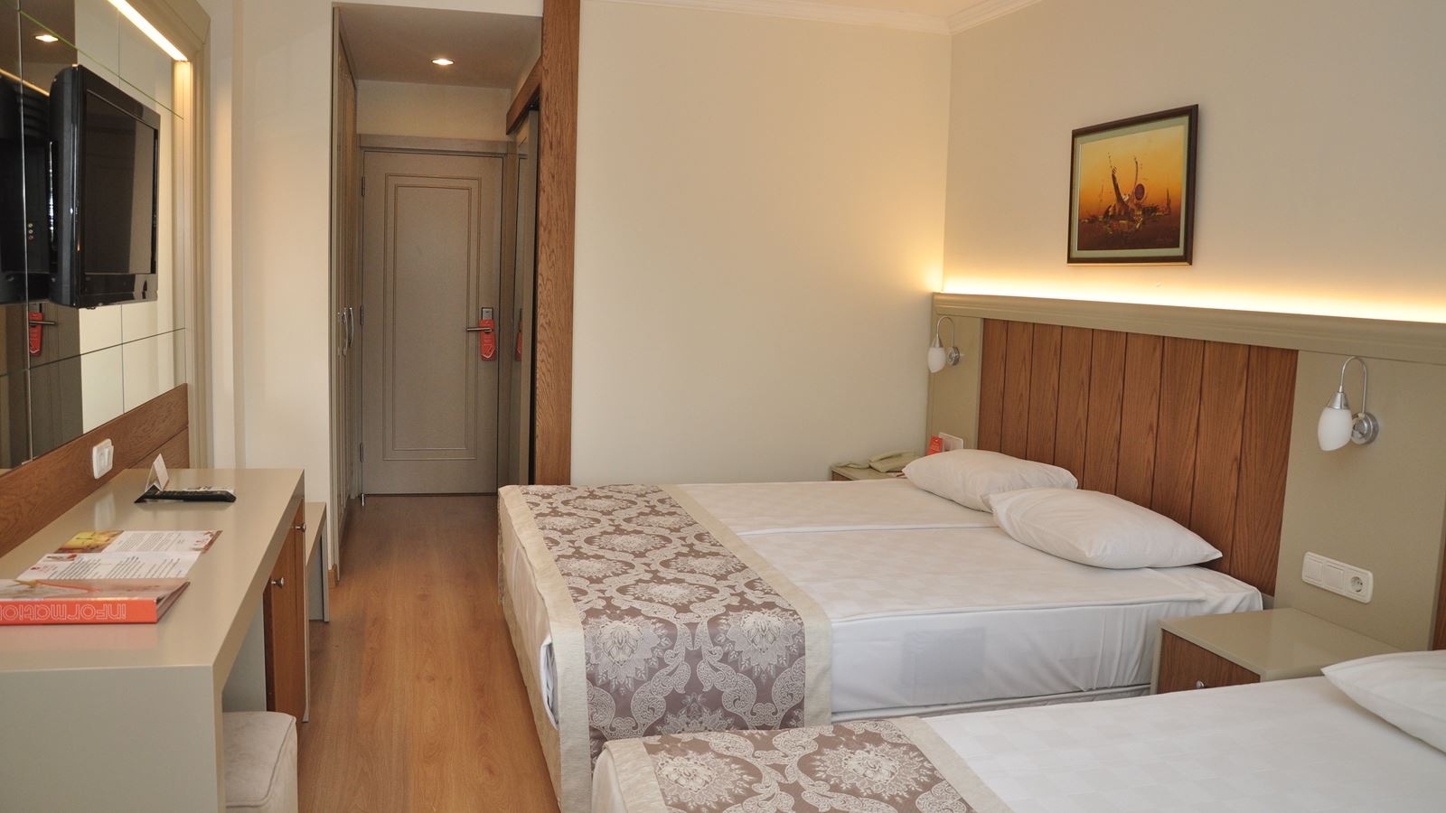 rooms-superior-room-with-balcony