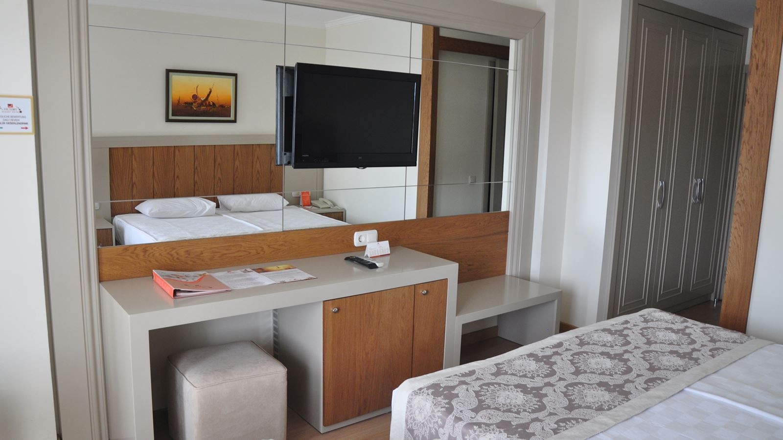 rooms-superior-room-with-balcony