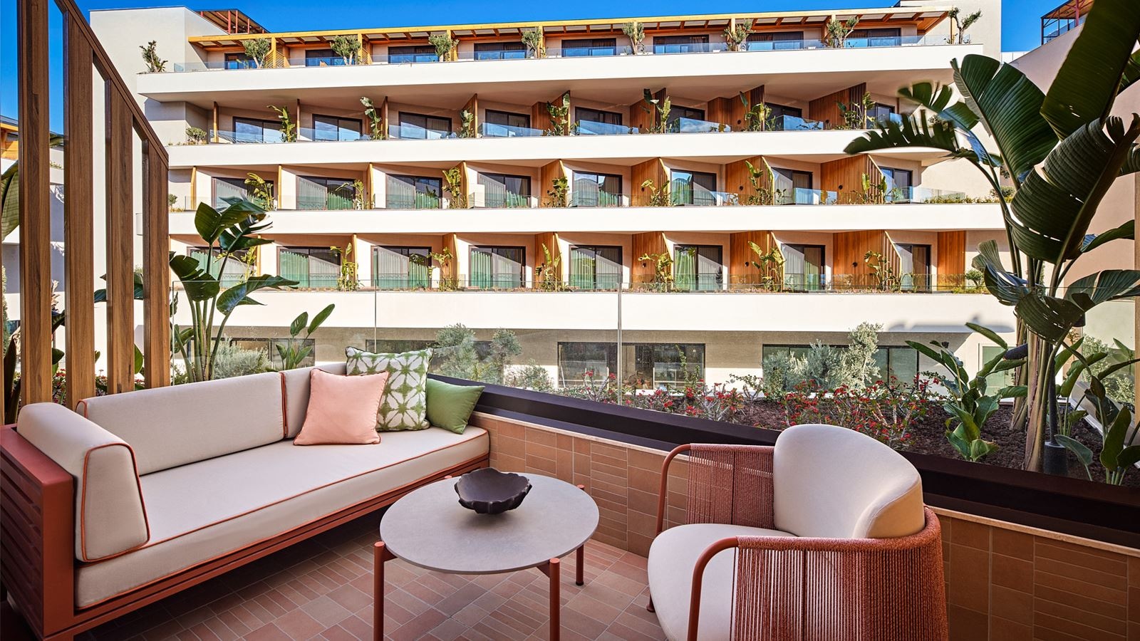 rooms-resort-triple-room-mix-zone